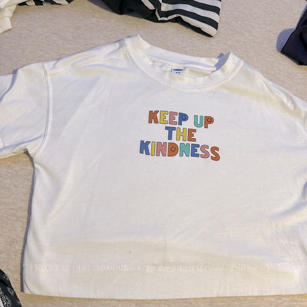 Old navy, Size 8 in girls, Keep up the kindness cropped Tee